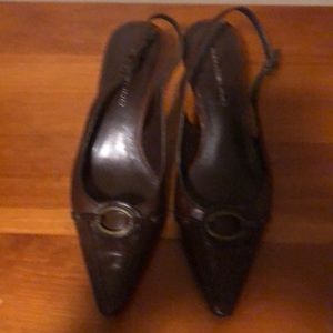 Casual dress shoe gently used
